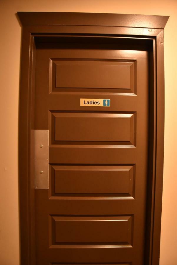 Party Hostel - The Canmore Hotel Hostel エクステリア 写真