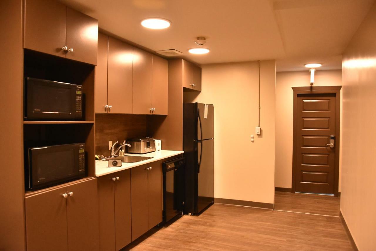 Party Hostel - The Canmore Hotel Hostel エクステリア 写真